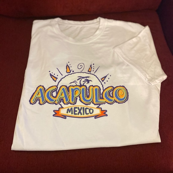 NWT Graphic Acapulco T-Shirt Short Sleeve - Picture 3 of 7